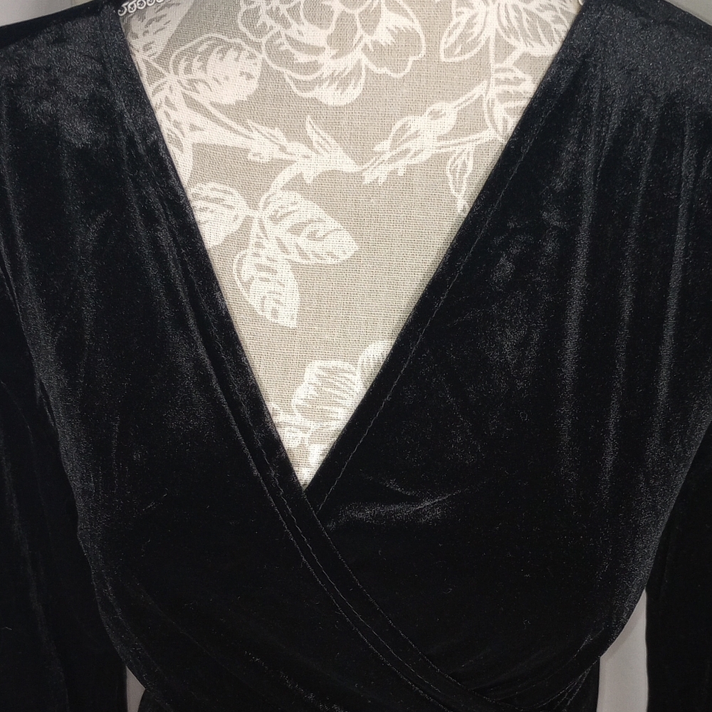 2 For $10 Black Faux Velvet  Dress Khol's - Picture 2 of 8